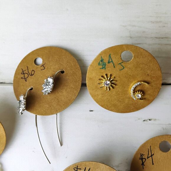 10 Earring Lot/Bundle NEW Flowers, Turtle, Pineapple, Hearts Leaves - Picture 3 of 6